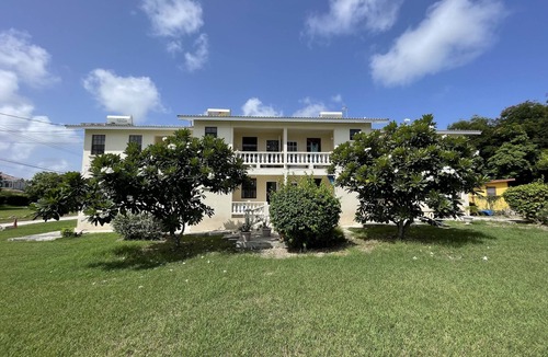 Enterprise Apartment | Sea Rocks Beach Apartments - Lovely 2 Bedroom Unit