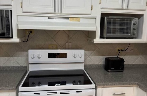Fitts Village Condo | Sea views, spacious 2 bed apt 6 mins walk to beach