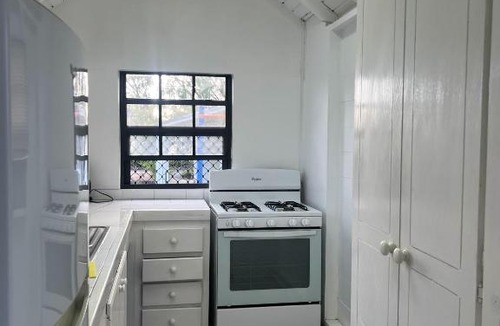 Prospect House | Seaspray, St James