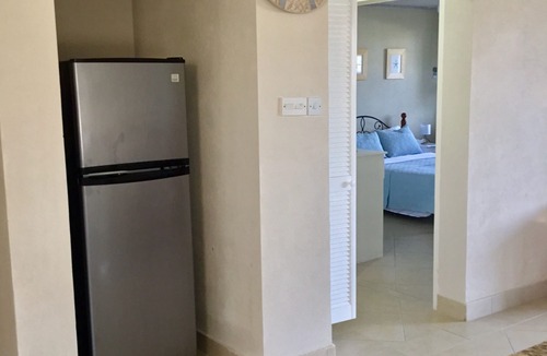 Graeme Hall Park Condo | Seawinds - Perfect beachside location for a relaxing getaway on the South coast