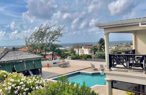 Inch Marlowe Villa | Serene Beautiful Villa in Inch Marlowe sleeps 8, with pool next to Lady Bay