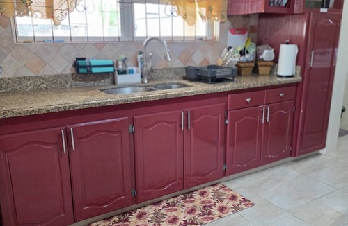 Frere Pilgrim House | Shavaz Paradize Luxury 2BR 2.5BA Home with Private Parking, AC, Beaches, WIFI