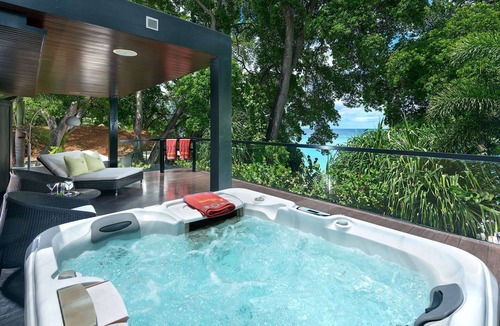 Gibbs Bay Villa | Shoestring Luxury villa