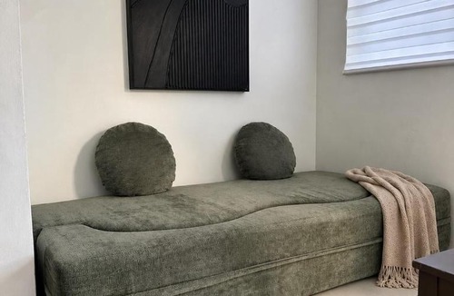 Prospect Apartment | Shoreline Escape Steps to Beach West Coast