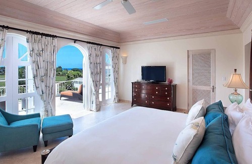 Bowling Alley Hill Villa | Six Bedroom Villa with views of Golf Course