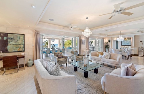 Old Trees Bay Villa | Smugglers Cove 6 (3 bed): Beachfront condo