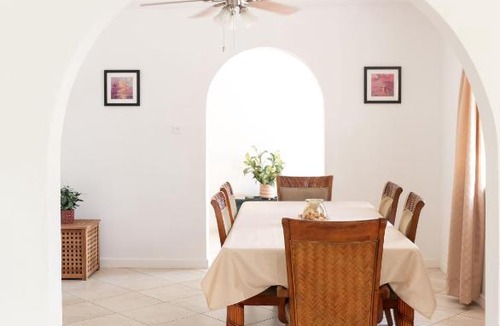 Graeme Hall Park House | Spacious 3 bedroom holiday home, perfect getaway