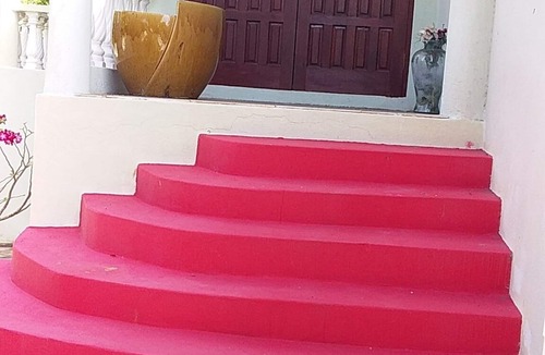 Douglas House | Spacious 4-bedroom villa is a perfect escape for you and your loved ones.
