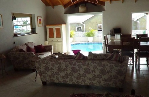Warleigh House | Spacious Bungalow with Private Pool.