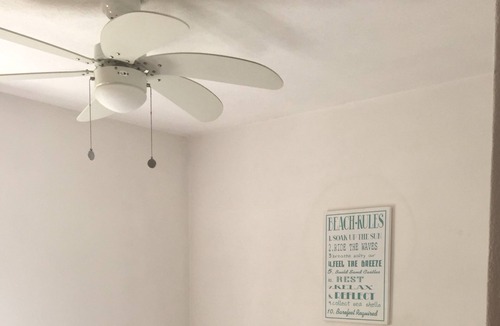 Old Trees Bay Apartment | Spacious Comfortable Apartments Steps From The Beach At Paynes Bay. Sunbeams.