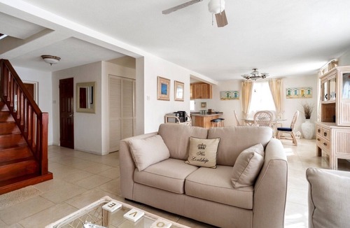 Speightstown House | Spacious, gated, quiet, open-plan with garden, pool, 2 ensuite bedrooms