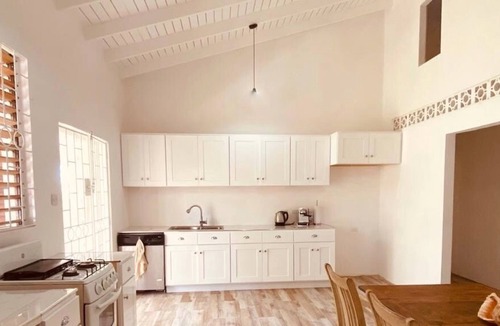 Mullins House | Spacious Home Away From Home