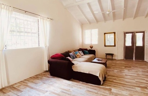 Mullins House | Spacious Home Away From Home