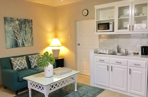 Oistins Villa | Spacious Oceanview One Bedroom Apartment
