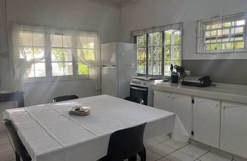 Porters Apartment | Spacious one bedroom flat with access to Royal Pavillion beach club & beds.