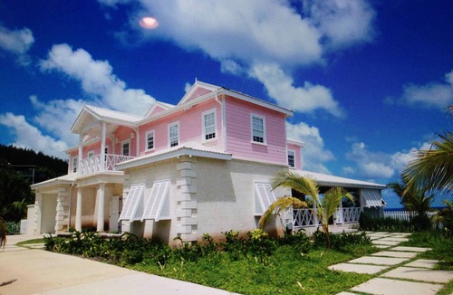 Atlantic Park Villa | Spectacular 5 Bedroom Family Beach House w/staff/pool/seabreezes/beach access