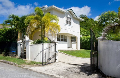 West Coast Villa | SPECTACULAR VILLA with Electronic Gates, Private Pool and Tropical Gardens