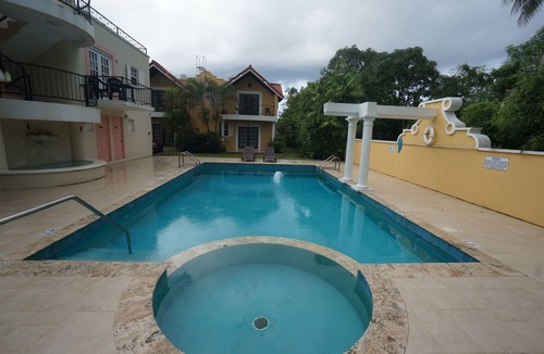 Worthing Condo | Springcourt - 1 BR condo near beaches W/POOL