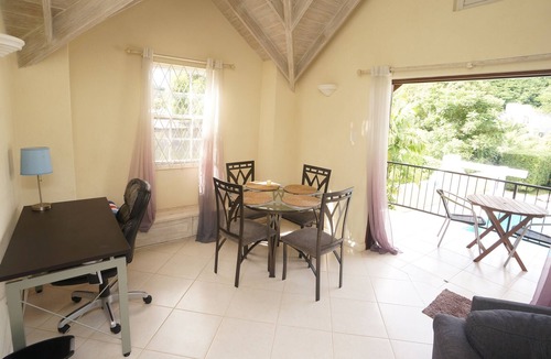 Bridgetown Condo | Springcourt 2 - 1 BR condo near beaches W/POOL
