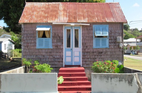 Blue Waters House | Springcourt-N 2 Upscale Holiday rental with pool close to golf club