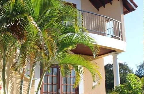 Blue Waters Apartment | Springcourt- N 5 Upscale Holiday rental with pool close to golf club