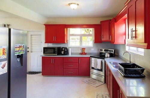 Deanes Condo | St Silas 3-bedroom by Zenbreak