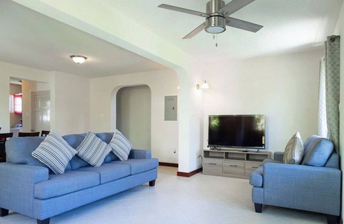 Deanes Condo | St Silas 3-bedroom by Zenbreak