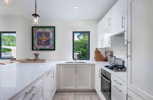 Reeds Bay House | Steps to Beach, Pool, Free Beach Club Access, Ocean/Sunset Views & Spacious!