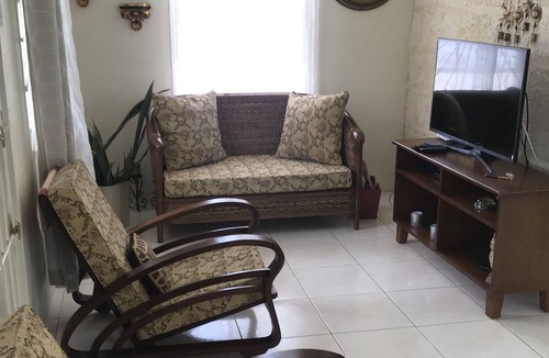 Halcyon Heights House | Stones Throw From The Beach