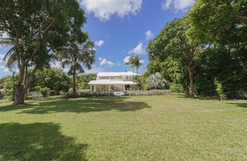 Gibbes House | Stunning New Villa 2 Mins to Beach - Coral House