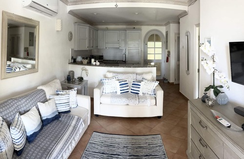 Mount Standfast Apartment | Stunning Penthouse with sea views, exclusive estate with Beach Club Membership