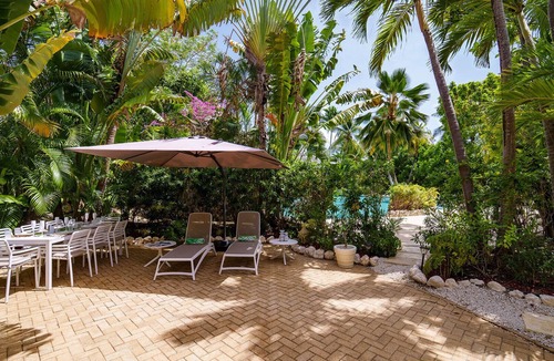 Gibbs Bay House | Stunning Private Tropical Retreat with Resort Pool - Claridges 1