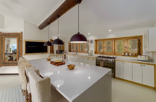 Bagatelle Terrace House | Stunning Retreat with Pool and Sunset Views - Northlight (3 bed)