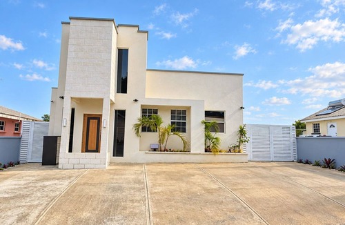 Lancaster Apartment | Stylish 2-Bedroom St. James Retreat Near Holetown & West Coast Beaches