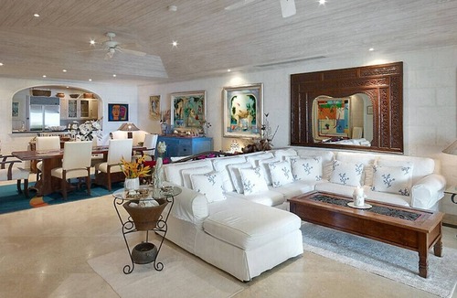 Old Trees Bay Apartment | Stylish Beach Front Apartment