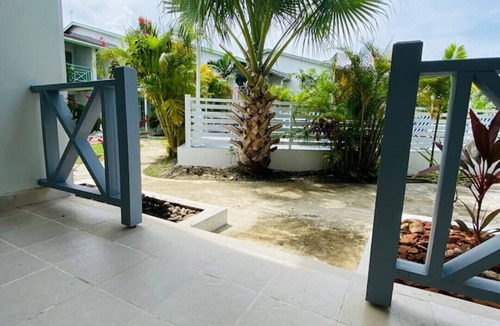 Sandy Lane Apartment | Stylish Insta-worthy APT steps from Holetown