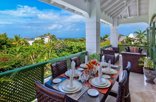 Mount Standfast House | Summer House is a delightful home offering timeless elegance and traditional plantation style