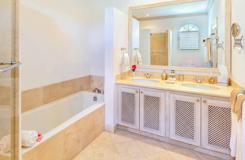 Mount Standfast House | Summer House is a delightful home offering timeless elegance and traditional plantation style