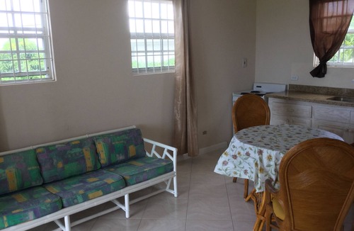 Trents Apartment | Sunset Point Apartment 2