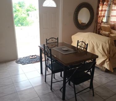 Bridgetown House | Super breezy cozynook !
