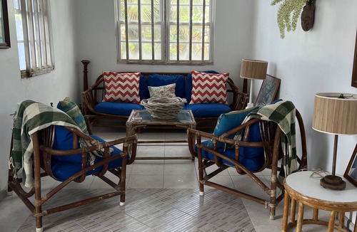 Hill Crest House | Surfs Up - bungalow style Beachhouse opposite Atlantic Ocean