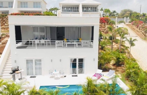 Westmoreland Villa | Temporarily closed. Book Providence Estate