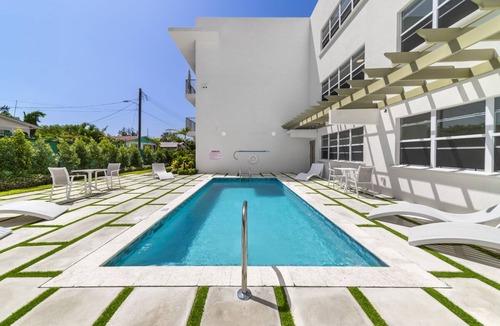 Little Battaleys Condo | The Crescent at Coral Beach 101 - New condo across from beach