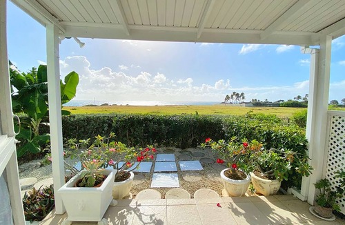 Apple Hall House | The Gem is located a few minutes walk to the beautiful Bottom Bay Beach