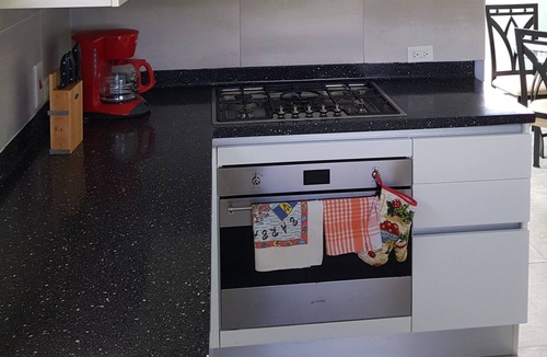 Folkestone Apartment | The Green House, west coast luxury apartment 4 minutes walk to beautiful beaches