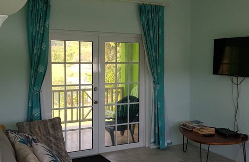 Folkestone Apartment | The Green House, west coast luxury apartment 4 minutes walk to beautiful beaches