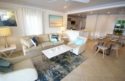 Porters House | The Hideaway apartment with private pool