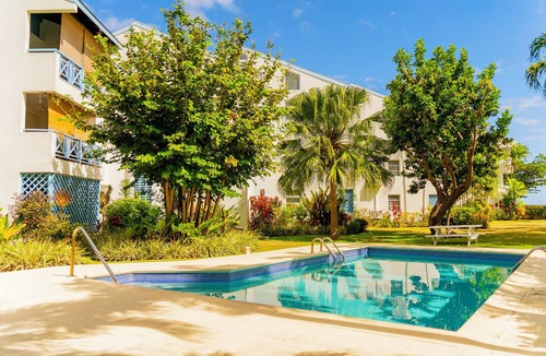 West Coast Apartment | The Holiday Hub close to amenities and beach view
