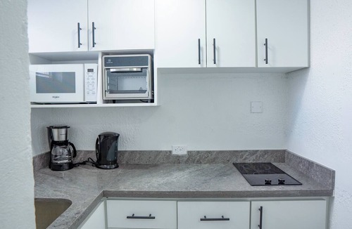 Worthing Apartment | The Little Rockley Getaway!