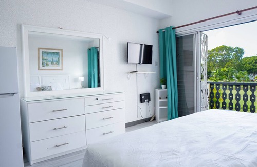 Worthing Apartment | The Little Rockley Getaway!